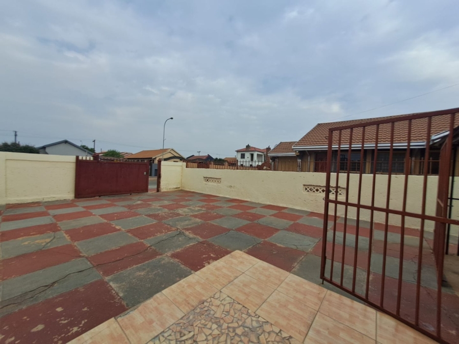 2 Bedroom Property for Sale in Mabopane Unit X North West